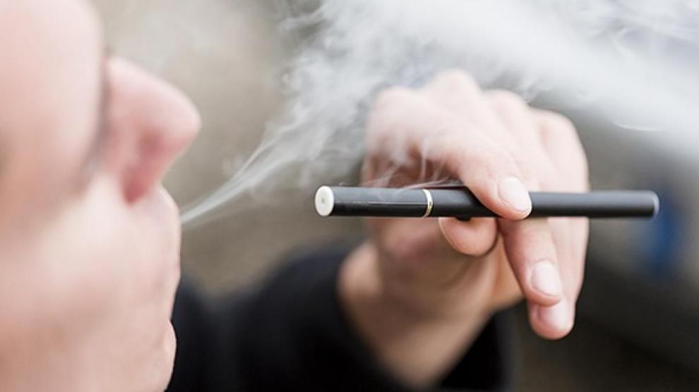 Reino Unido va a repartir un millón de 'vapers' a fumadores para tratar de reducir el tabaquismo del 13 al 5%